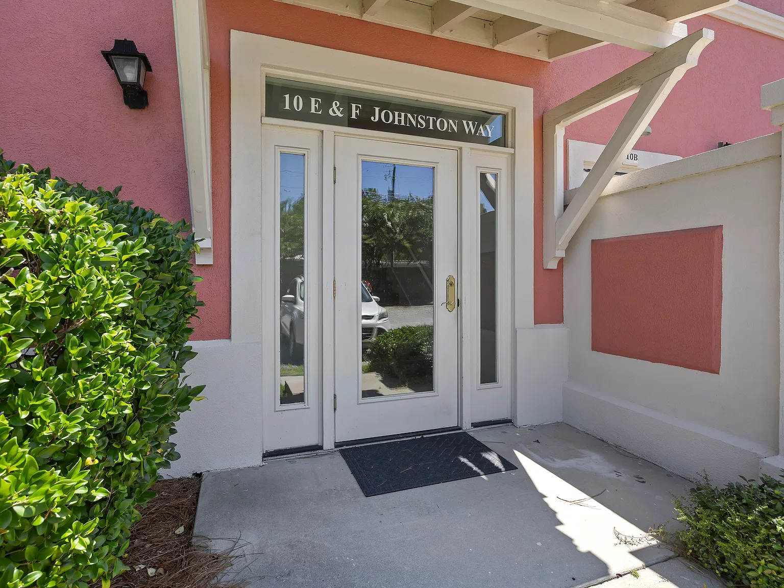 2 bed, 1895 sqft, $2,700 — Photo 2