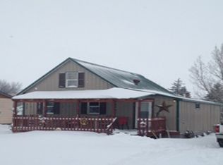 417 4th St SE, Highmore, SD 57345