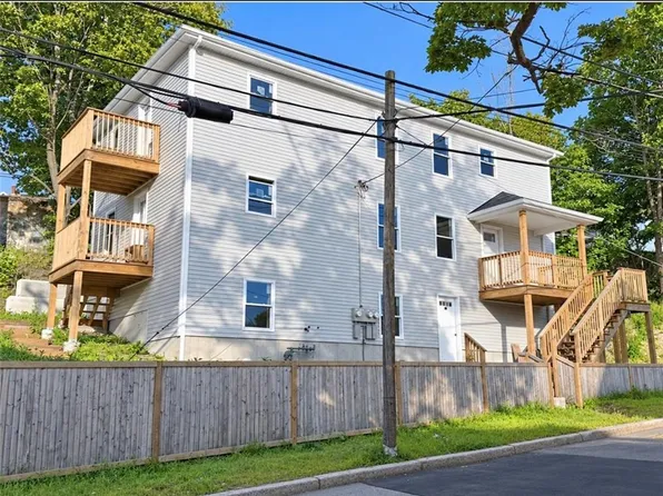 132 Elm St, Woonsocket, RI 02895