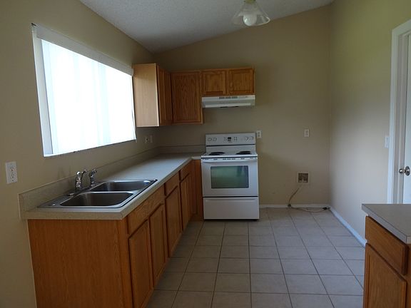 4th image of 541 Londonderry Cir SE