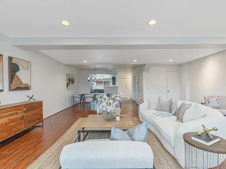 2310 N Fairview St #210 — Photo 9