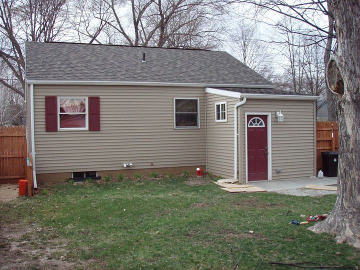 1st image of 1147 S Greenwood Ave