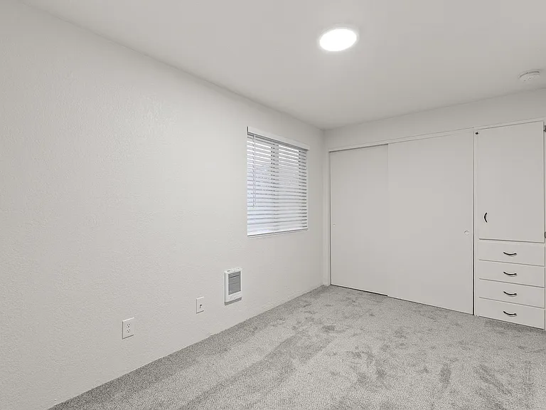 Bayview (105) — Photo 12