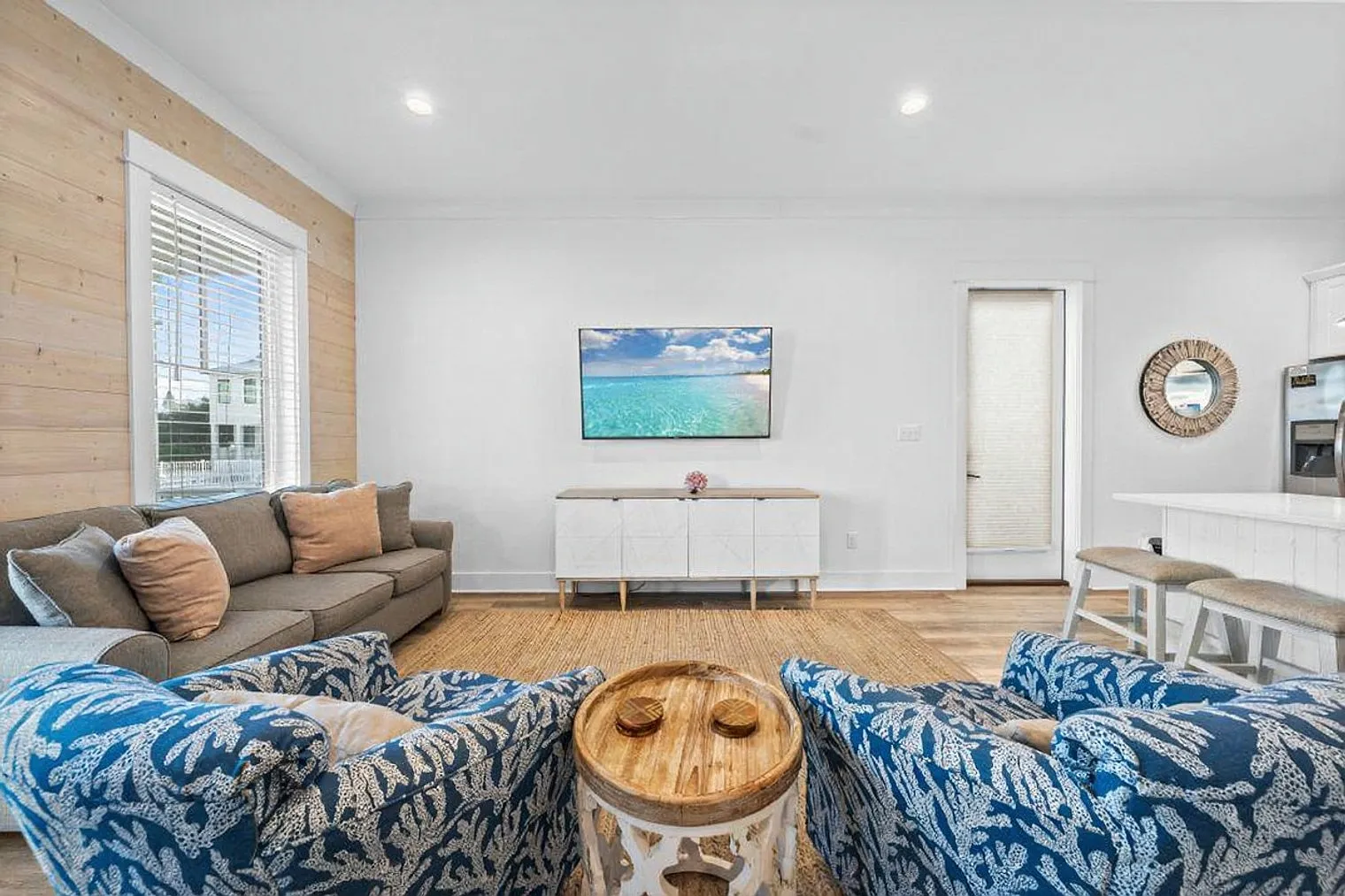 2 bed, 3.0 bath, 1237 sqft, $3,600 — Photo 1