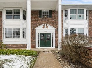 6980 Carriage Hill Dr APT 102, Brecksville, OH 44141