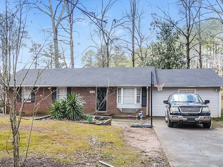 3173 Fern Valley Dr SW — Photo 1
