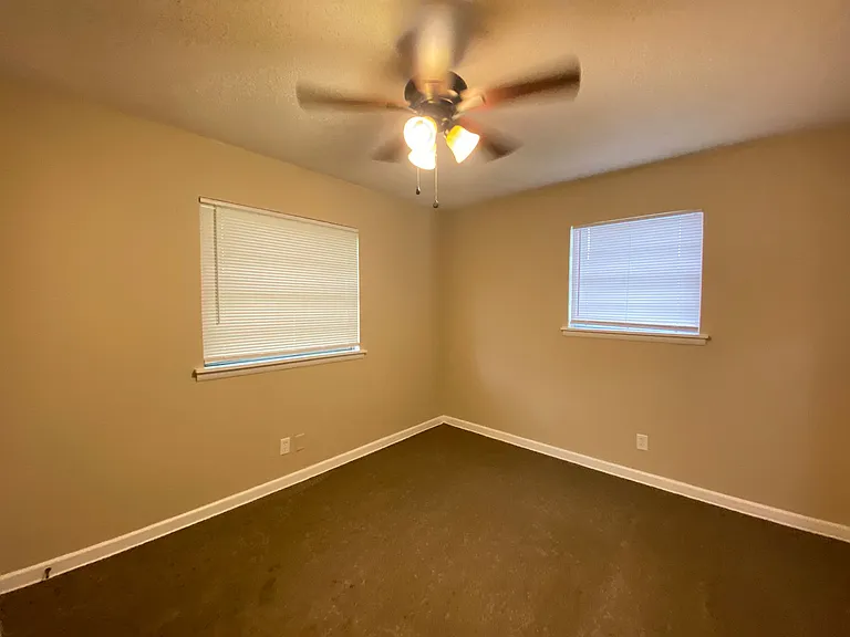 115 Meadow Park Dr — Photo 7