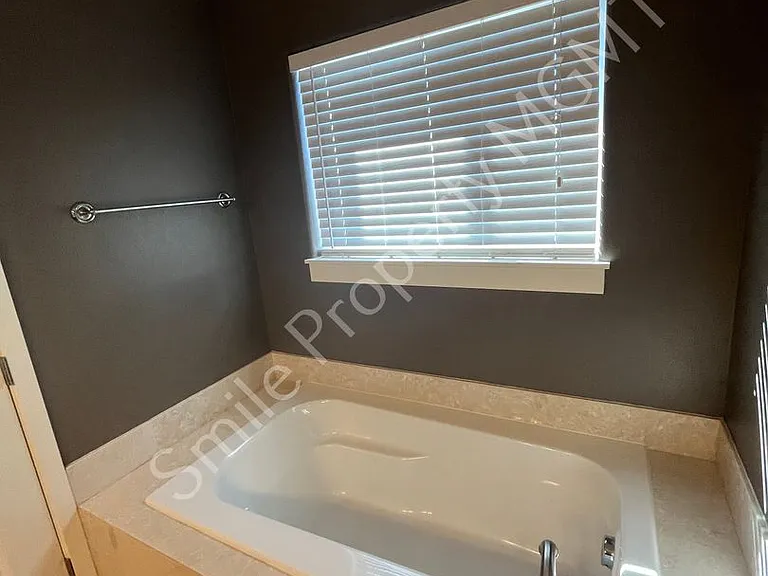 13054 SE Meadehill Ave — Photo 8