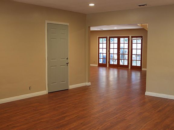 3rd image of 10307 Newhome Ave