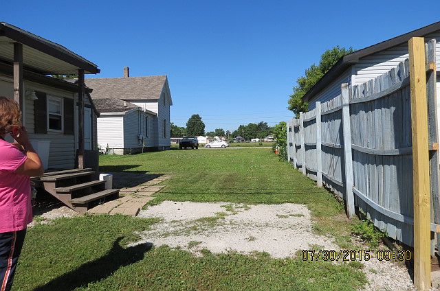 2nd image of 214 E. Lordeman