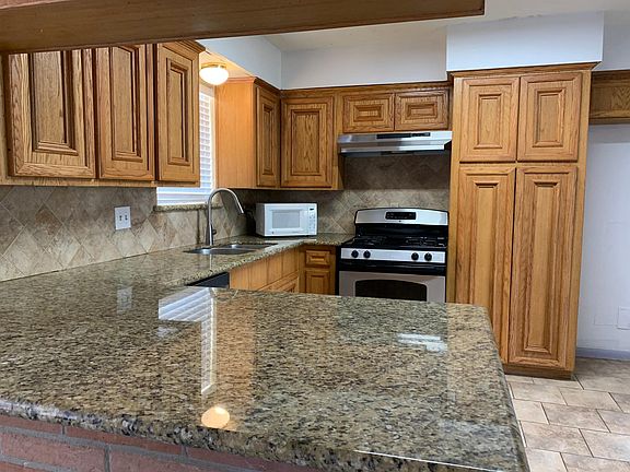 3rd image of 2127 Savanna Ct S