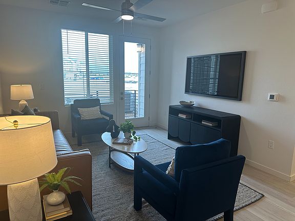2x2 Livingroom