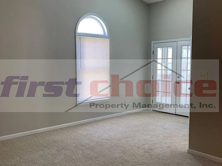 1750 Ridgefield Ct — Photo 34