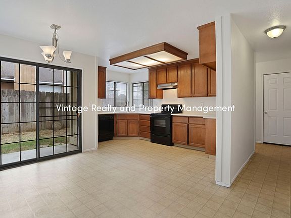 5th image of 616 1st St