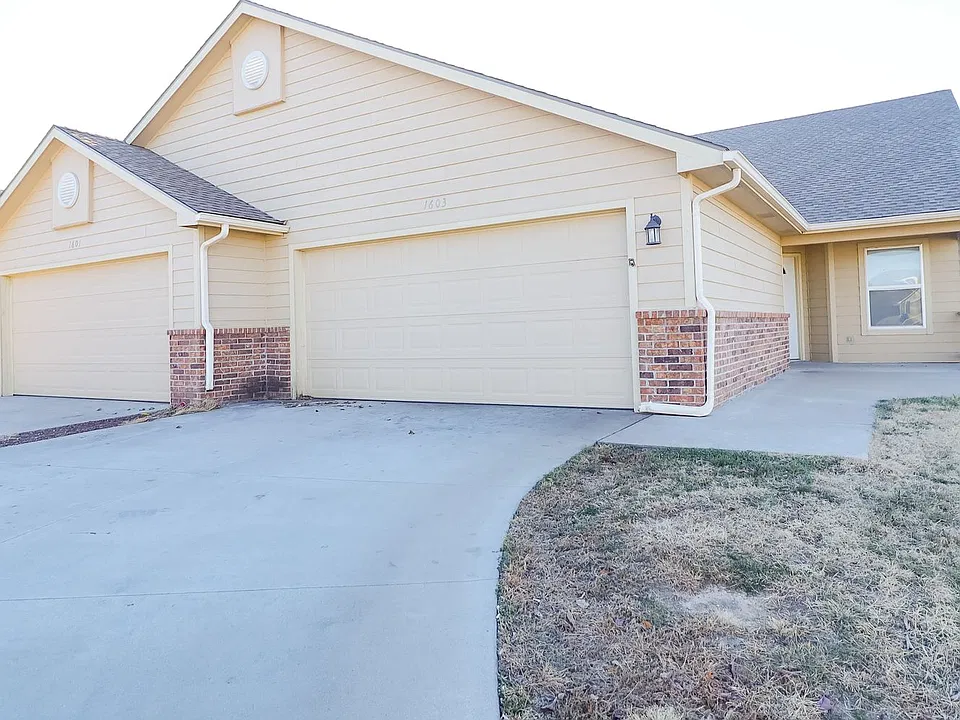 1603 Clover Dr