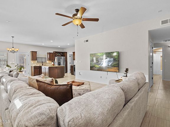 4th image of 2113 William Caples St
