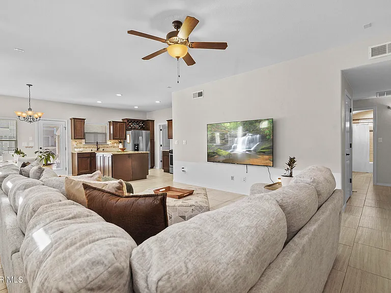 2113 William Caples St — Photo 4
