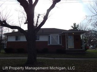 2246 Hawthorne Rd, Grosse Pointe, MI 48236