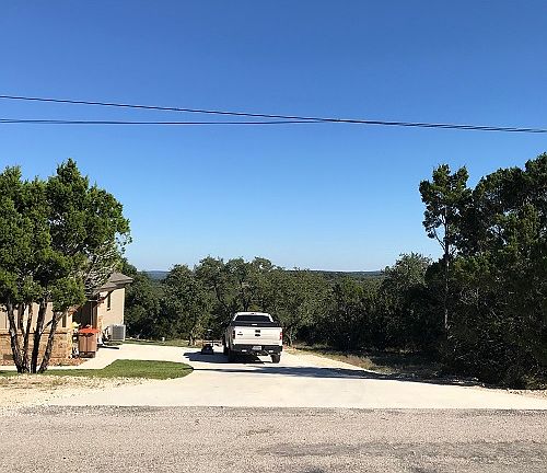2nd image of 1615 Yaupon Dr