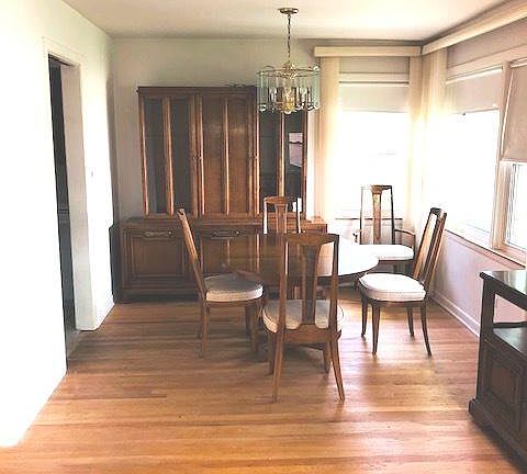 3rd image of 4922 Farwell Ave