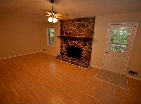 5th image of 192 Holly Springs Ct