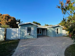 6621 Perry St, Hollywood, FL 33024