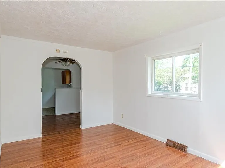 57 Walbrook Ave — Photo 10