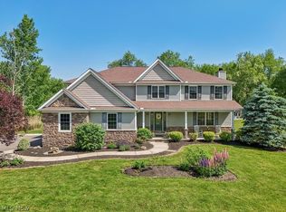 11540 Frostwood Dr, Chagrin Falls, OH 44023