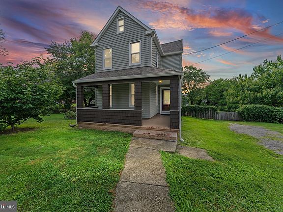 2nd image of 1016 Pine Heights Ave