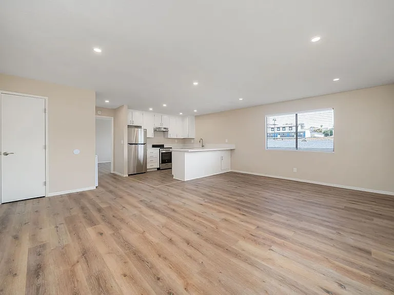 241 Ocean View Ave — Photo 2