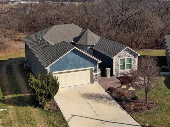 4925 Tallgrass St, Leavenworth, KS 66048