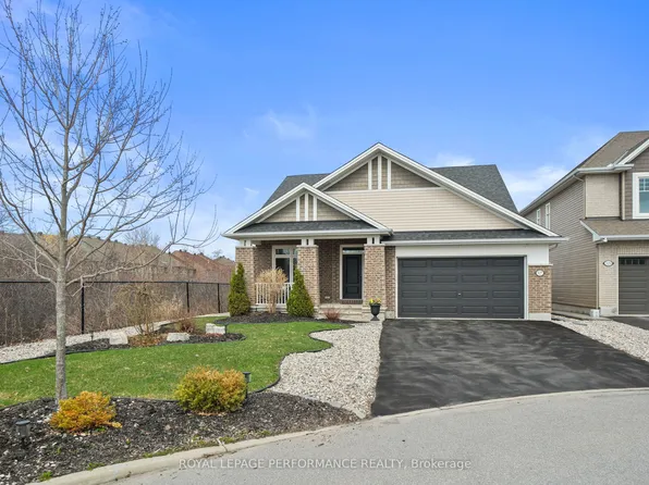 527 Silverbell Cres, Ottawa, ON K1T 0N9