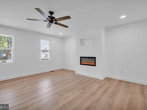 5th image of 61 E Barber Ave