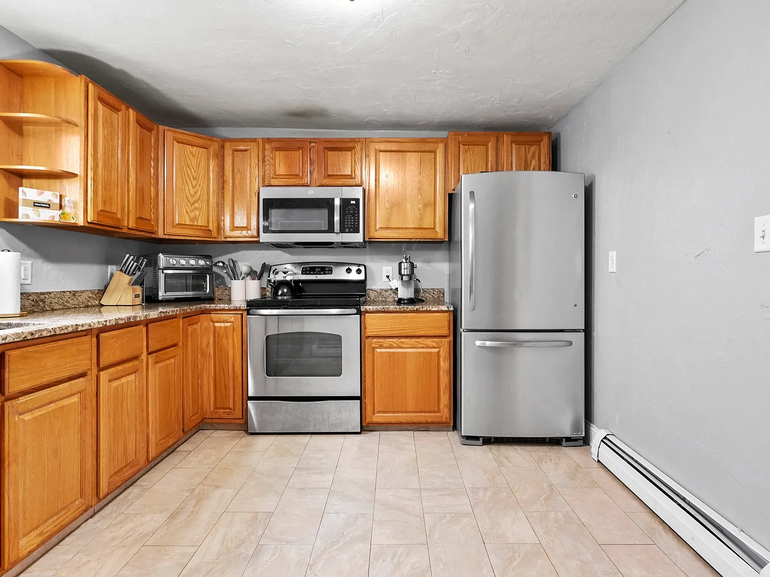 2 bed, 755 sqft, $2,600 — Photo 2