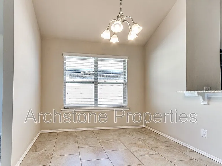 19704 Taggert Dr — Photo 7