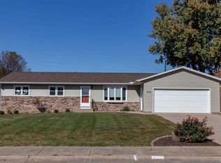 344 W Meadow Ln, Walcott, IA