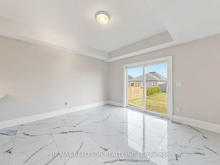 4 Braeburn St — Photo 17