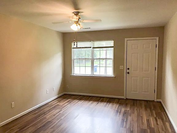 3rd image of 668 Gardner Dr SE #B