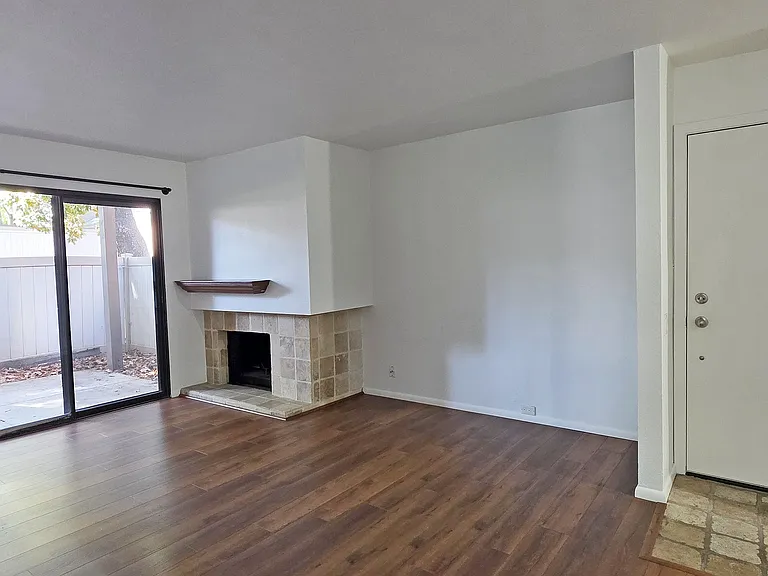 508 Woodside Oaks #3 — Photo 4