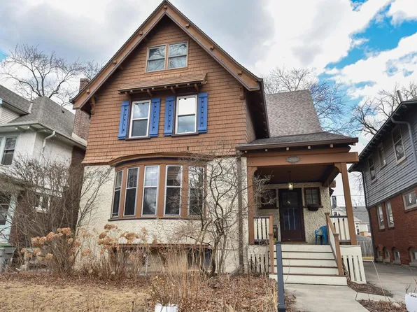 2960 North Hackett AVENUE, Milwaukee, WI 53211