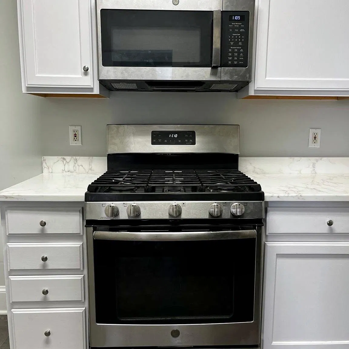 4 bed, 2.0 bath, 1994 sqft, $4,850 — Photo 4