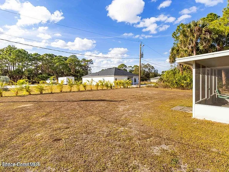 308 Tamarind Cir NW — Photo 16