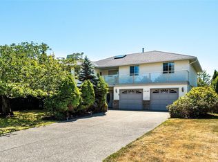 1847 El Sereno Dr, Saanich, BC V8N 6K4