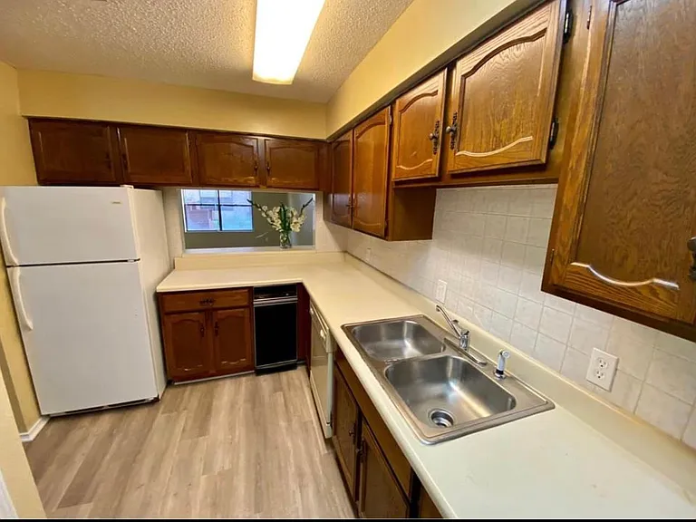 401 Jose Marti Blvd — Photo 8
