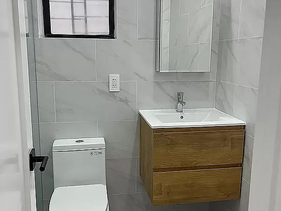 4th image of 4318 41st St APT 2D
