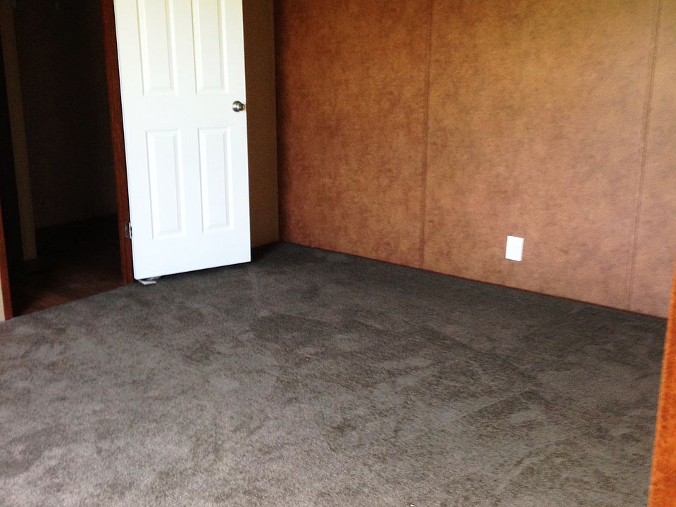 2nd image of 213 Country Run Dr
