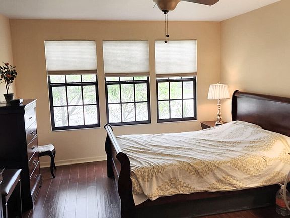 5th image of 154 Weybridge Cir APT A