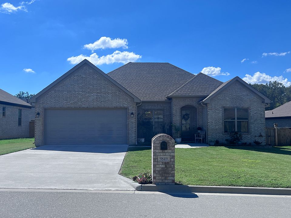 1st image of 9849 Oak Forest Ln