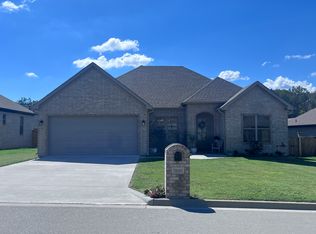 9849 Oak Forest Ln, Sherwood, AR 72120