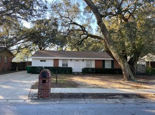 208 20th St, Niceville, FL 32578